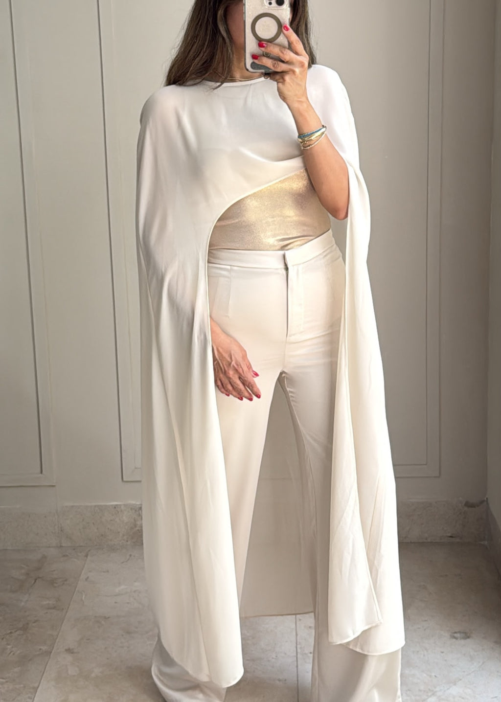 Ivanissa Cape Set